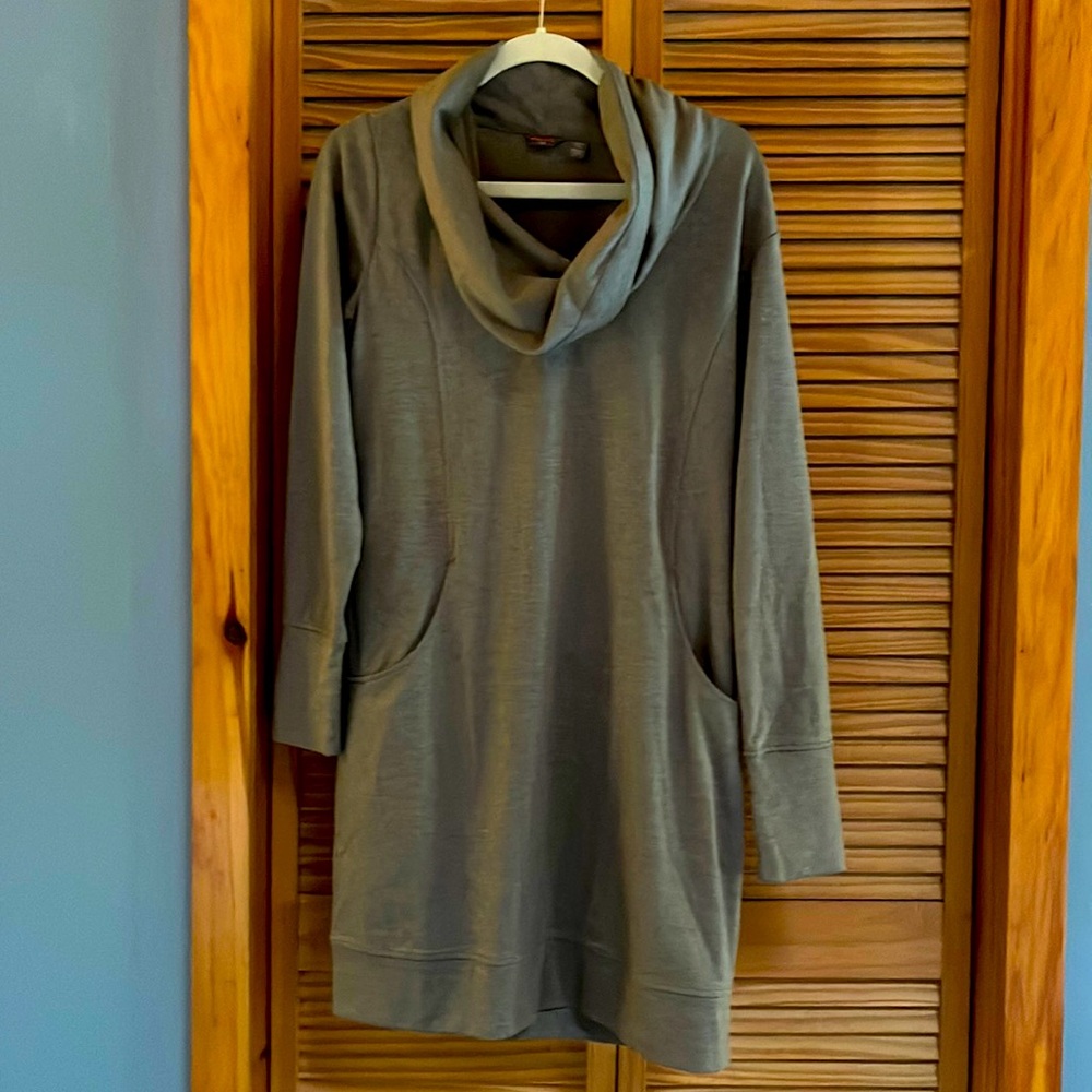 Merrell sweatshirt dress in light tan/olive